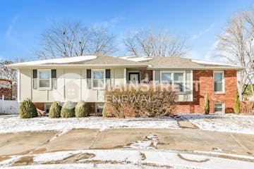 506 N Jefferson St Raymore, MO 64083